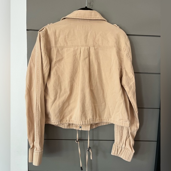 Blank NYC Utility Jacket Beige Snap Front Cinch Waist‎ Lightweight Cotton Layer - Picture 3 of 9